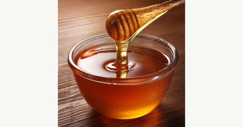 How Honey & Baking Soda Help Fade Scars Naturally