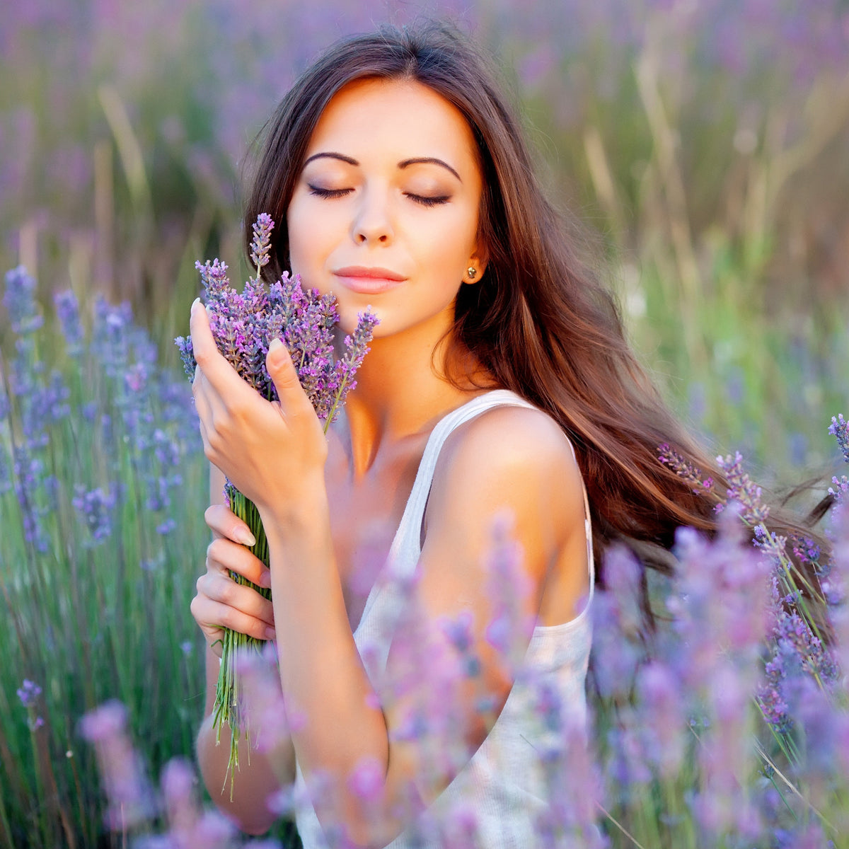 Lavender’s antioxidant properties help soothe and repair irritated or dry